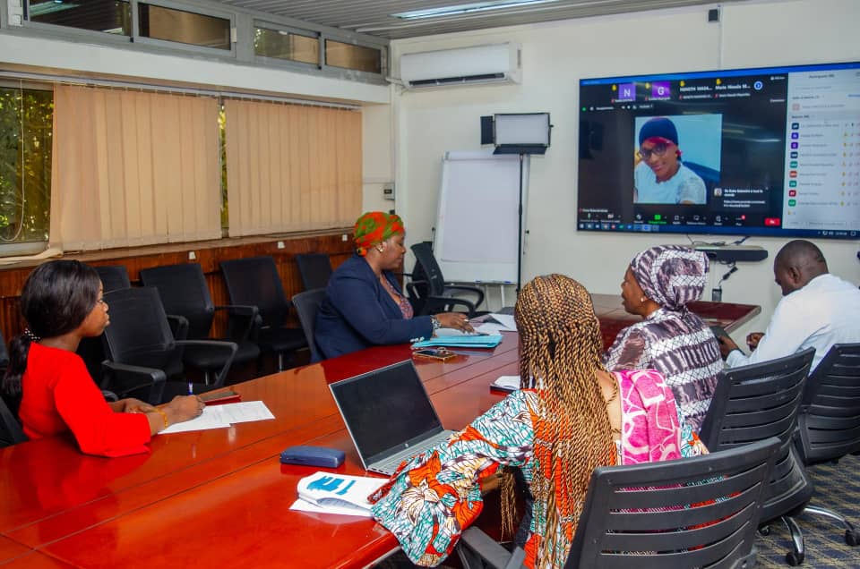 En marge de la JIF, j'ai eu le privilège de modérer le mercredi dernier, la rencontre d'échange ''Transforme en questions'', axée sur " Transforme, investissement décisif au cœur de l'autonomisation des femmes en RDC ''. Avec Mme Mallory Luntadi, Chargée des opérations,...