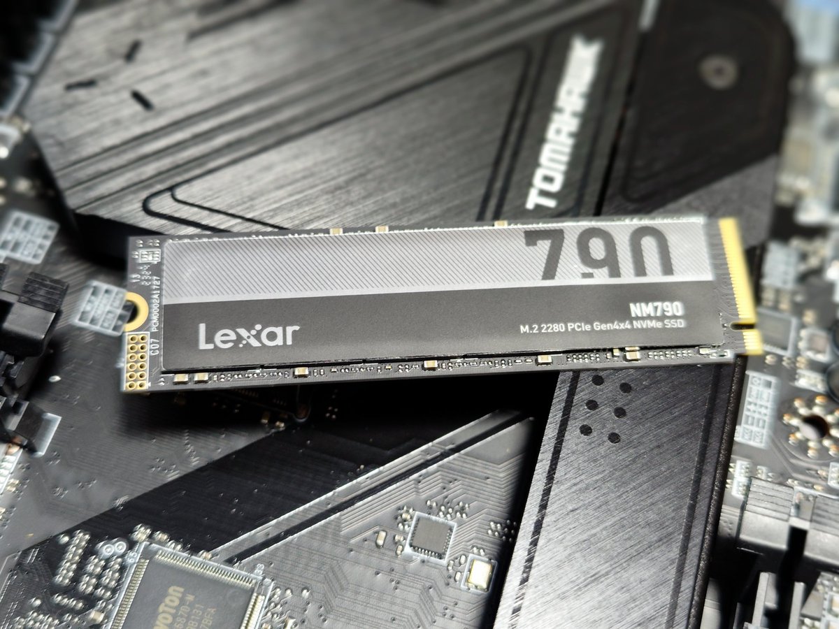 meeny_meeny's tweet photo. アプリインストール用には
Lexar NM790 2TB
YMTC232層3DNANDが採用されている可能性が高いSSD。
耐久性も1000TBWと高耐久。
DRAMレスだけど性能が高いらしい
#LEXAR
#NM790 https://t.co/CKujnnAk0B