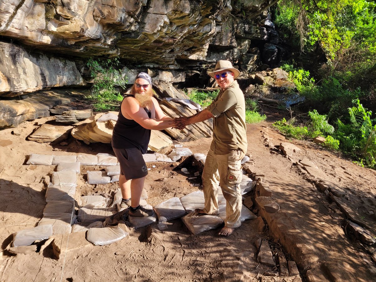 gregorDbader's tweet photo. Thanks a lot @MatthiasBlessi1 for supervising the south coast excavation at #HolleyShelter, #SouthAfrica for the first half of the season. @Gunther_Moeller, now its up to you. Make us proud! https://t.co/hcMLUxplni