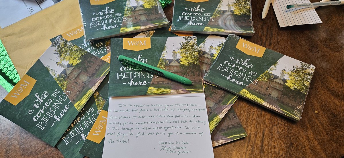 It's time for one of my favorite alumni volunteer activities: writing welcome notes to newly accepted @williamandmary students (feat. @WMDCCenter and @theflathat shoutouts). This year, the @WMAlumni sent me 40 notes to hand-write! I'm going to need more green pens...