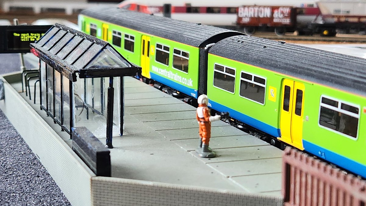 Nick_H45's tweet photo. Budget cuts have seriously impacted the rebel forces recently... #TMRGUK https://t.co/jtnrN4g4A4