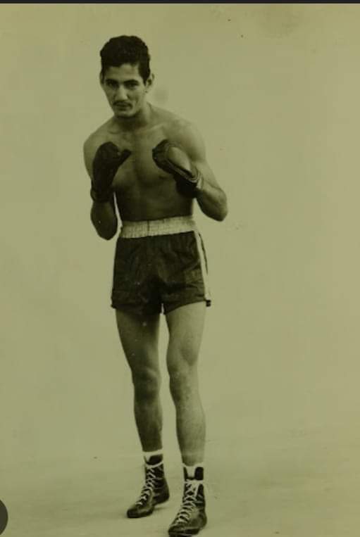 juanborrelli's tweet photo. 1965, nuestro primer campeón mundial de boxeo. Orgullo e ícono de Venezuela. Peso Welter.  Hecho de madera fina. Nunca lo olvidaremos. https://t.co/m0rq7f3oSq