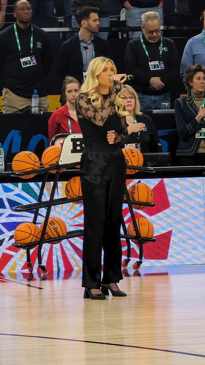 Amazing National Anthem from @GopherWGolf star @emmmacarpenter at @B1Gwbball Tourney at the @TargetCenterMN