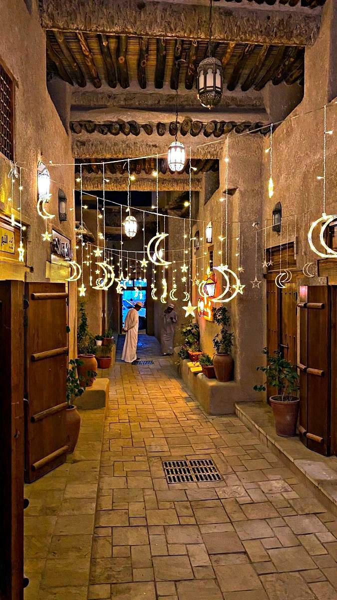 أهلًا بأجْمَل ثَلاثِينَ لَيْلة  💛💛🌙