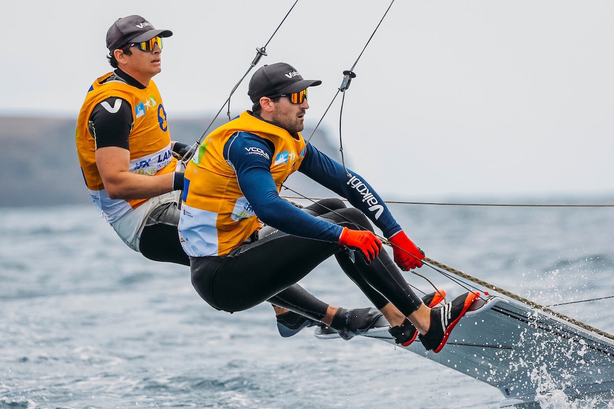 😱 HIS-TO-RIQUE !! 

🏆 Premier titre mondial pour un équipage français en 49er !

🇫🇷 Erwan Fischer et Clément Péquin l’ont fait !!

👏🏼 BRAVO MESSIEURS !