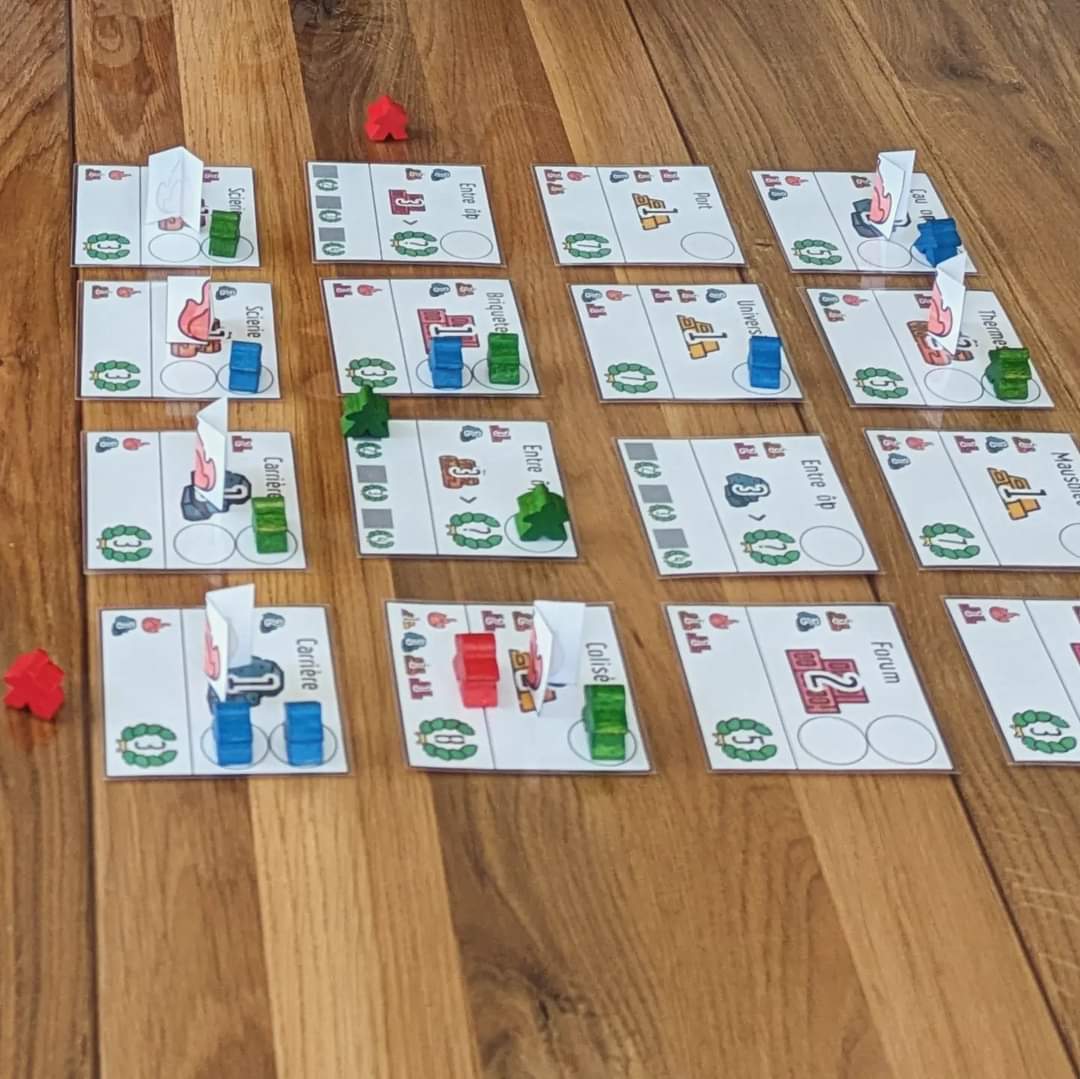 PhilippeKFDJ's tweet photo. Suite aux retours du FIJ une nouvelle version de Néron tournait dans ma tête.
Hop petit test à 2 aujourd'hui et les sensations sont plutôt bonnes ☺️
Une ville commune et quelques simplifications bienvenues.

#j2s #neron #proto #gamedesign https://t.co/RuBB4vc4g8
