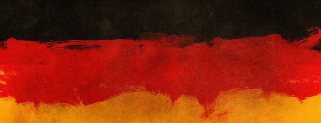 Brisantes Eingeständnis von Armin Laschet:
Mit der Gewaltenteilung ist es nicht weit her

Wenn in Ländern wie #Polen oder #Ungarn auch nur der leiseste Verdacht besteht, daß dort rechtsstaatliche Prinzipien verletzt werden, ist Brüssel sofort zur Stelle, droht mit Sanktionen und