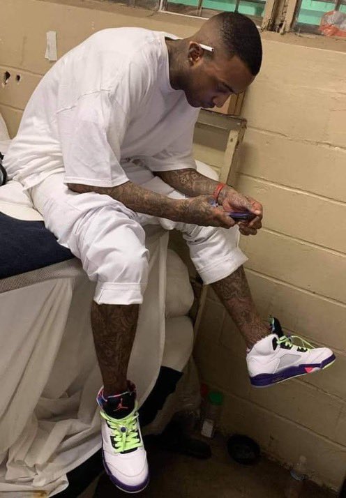 DailyLoud's tweet image. Man talks about how a stupid 5 minute decision got him locked up for 10 years 💔