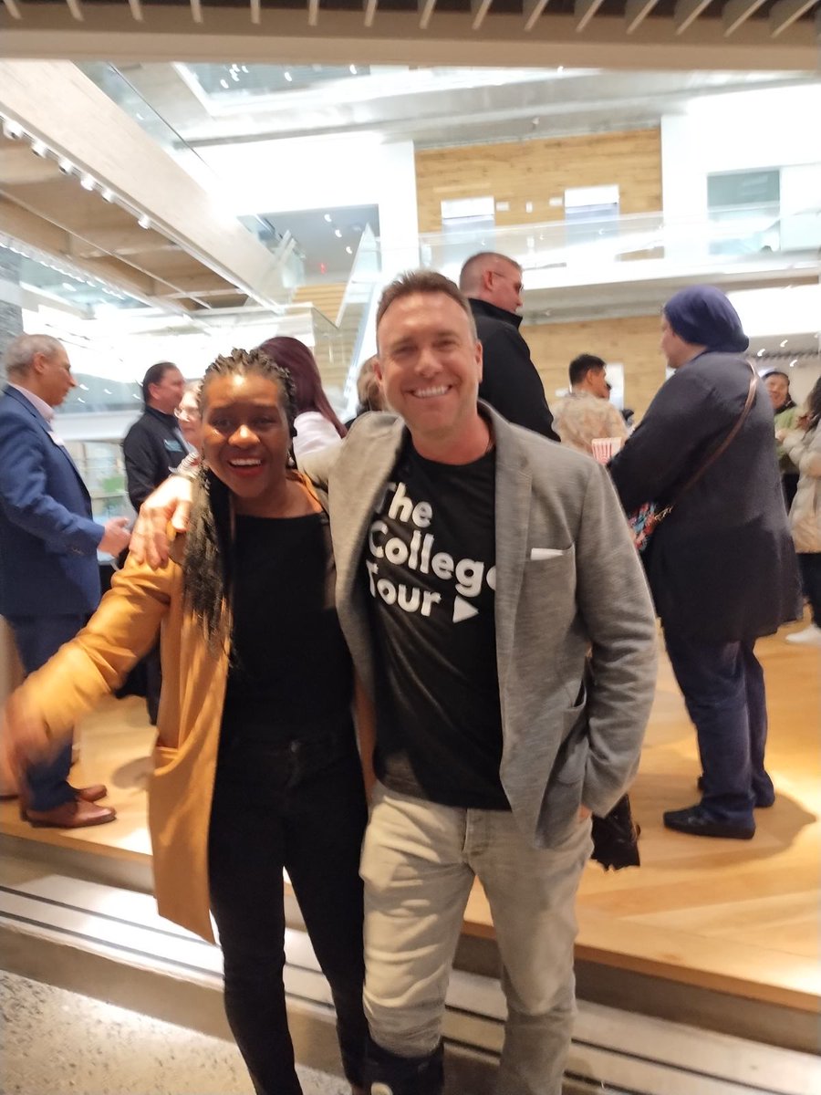 didiane3's tweet photo. It was an honor and fun to meet @alexboylan the creator /producer of the college tour https://t.co/Ux6Nw0sOOW