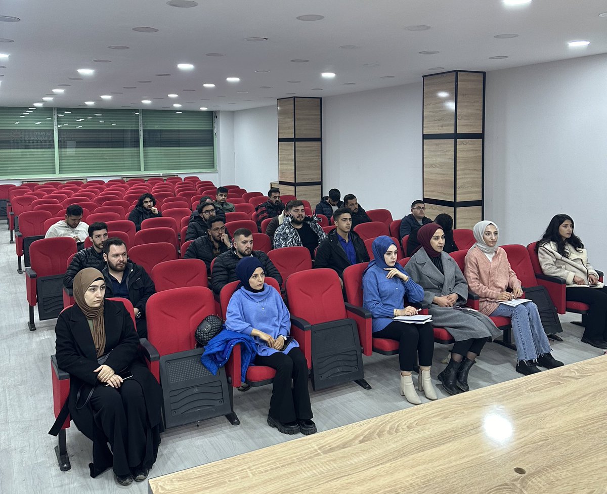 📍 Ağrı İl Başkanlığı 

İl Gençlik Kolları başkanımız @h_ibrahimselcuk’un başkanlığında haftalık olağan yürütme  ve yönetim kurulu toplantısı gerçekleştirildik.

Hayırlara vesile olmasını temenni ediyoruz.