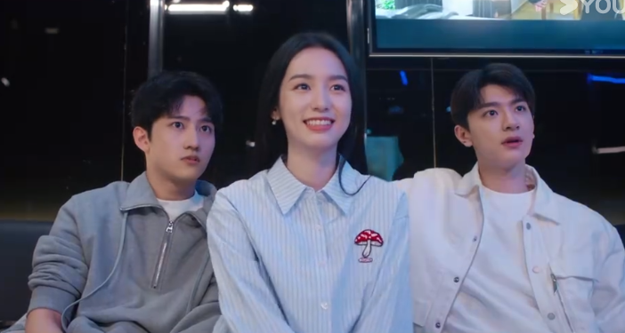 #EveryoneLovesMe: Gu Xun should have let Qian Ling get at least one hit in, that criminal deserves it.
Gu Xun really knows how to milk being a pretend boyfriend lol
Hurry and confess our Qiang Ling is awesome and has many suitors.