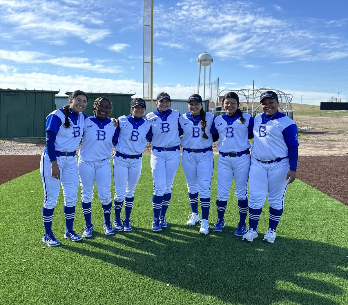 BlinnSoftball's tweet photo. 🚎 On the road again 🎶 in Denison, TX to play a few @ Grayson! 🚎
12pm Start DH
📊 GC
https://t.co/3QgXPMqEcw
📺 via Grayson GameChanger
https://t.co/m7BWXFK0Ah
💪🏼💙☠️🤍⚓️🖤⚔️
#LetsGoooo #GoBlinnBucs #Team29 #BuildingItBack #ItsAGreatDayToBeABuc #ItsAPiratesLifeForMe https://t.co/U6hhxhLAKf