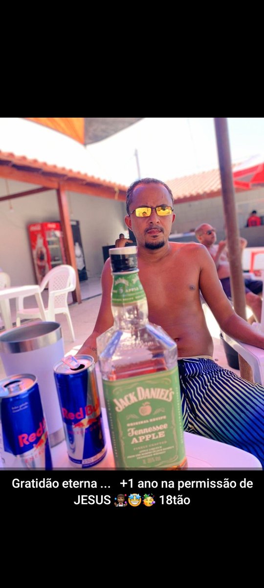 TMaiama's tweet photo. GRATIDÃO ETERNA +1 ANO..  🥃🎈🤩🚩 https://t.co/aKSlWDDmSz