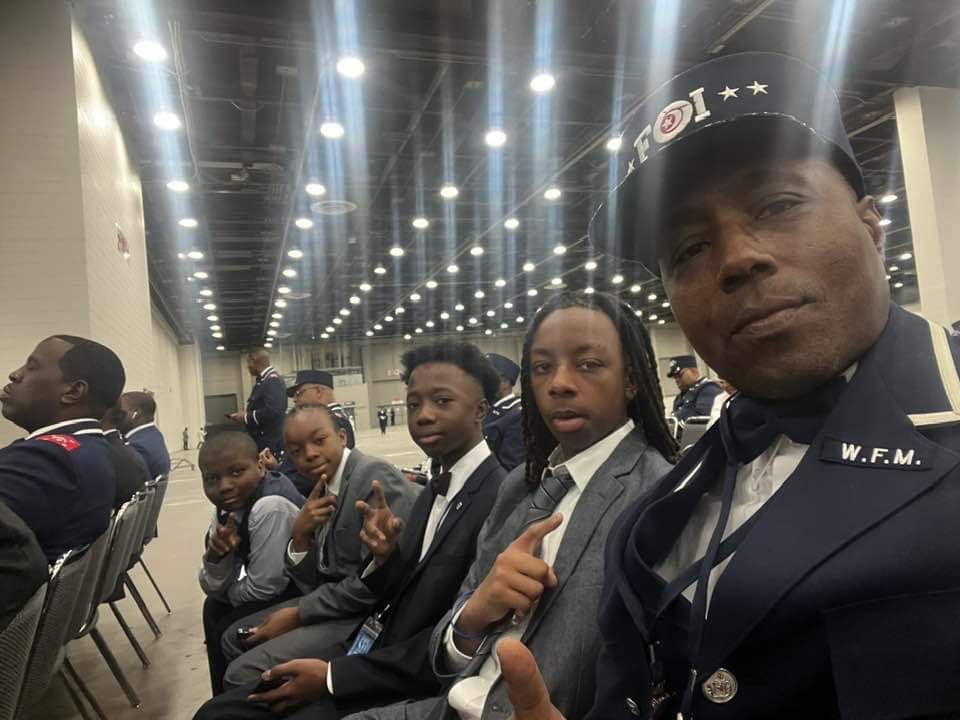 BlackXodus's tweet photo. God. #FamilyFirst.
Community. Nation.
#FOI brings the #ROI
@OfficialNOI @TheFinalCall
From the streets to the suites, Farrakhan and the FOI want YOU Black man!
#BlackTwitter #BlackMenWorking https://t.co/tbK259I9pL