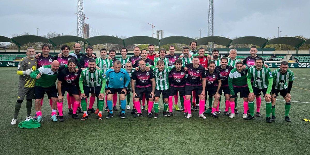 ToledoVeteranos's tweet photo. Final en la Ciudad Deportiva Luis del Sol, con resultado de empate @RBetisEXJ 1 - @ToledoVeteranos 1, buen partido de nuestros jugadores. Gracias por la invitación. 

⚽️ Mitin

#veteranos#toledo#betis https://t.co/eTzCqGP2OF