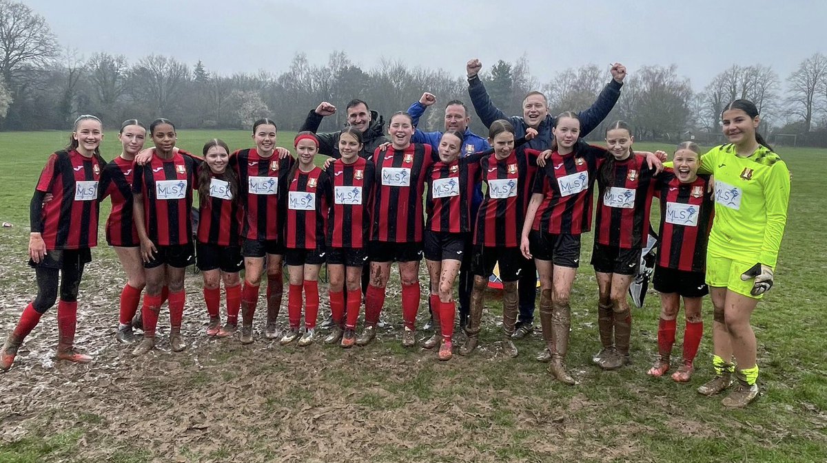MetrogasFC's tweet image. 🏆 CHAMPIONS!!! 🏆

Well done to our @KGLFL U14’s who won the U14 Division 2 West division today with a 6-0 win away to Sevenoaks Town. 

Well done to Ed, Ricky, all the players and their parents!!

#BushBushGas