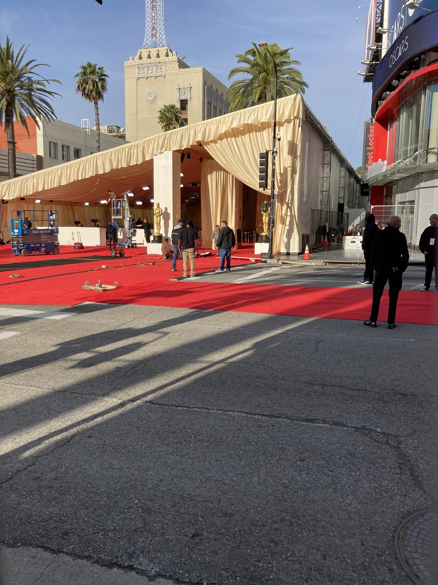 Jour J pour les #Oscars2024  : dernières infos en direct le #LosAngeles à 18h et 18h40 dans #RTLSoir 😎🌴⭐️@RTLFrance