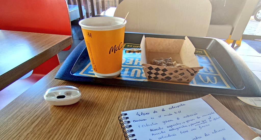 Vengo de una formación y sigo con otra 🤪 cuando te gusta algo. Dar lo máximo para ofrecer lo mejor.