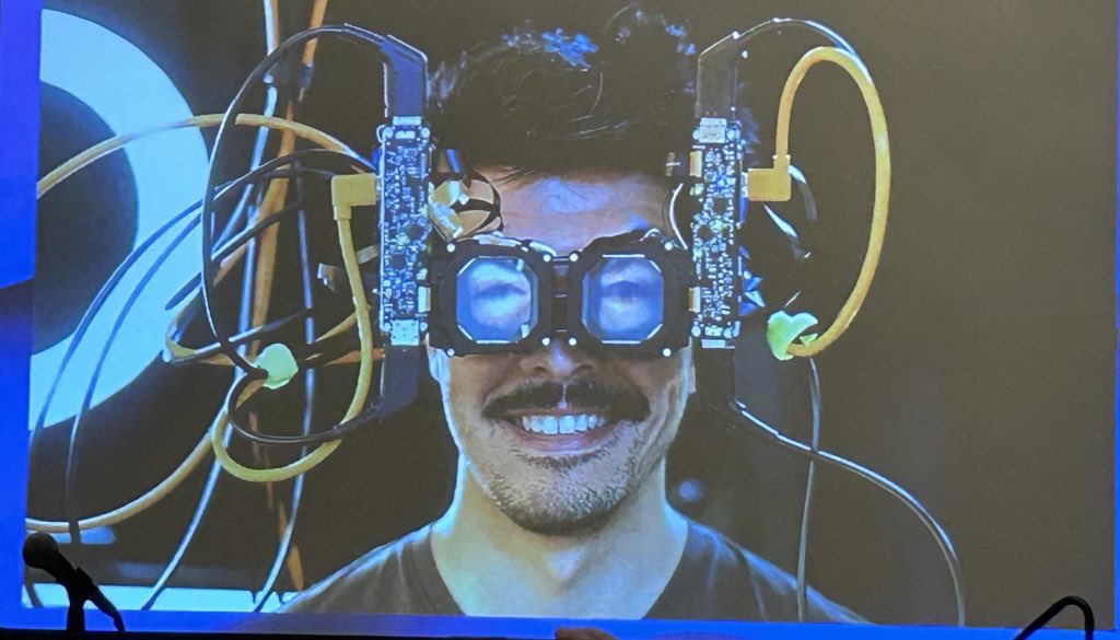 Are you ready for the up coming Face Computers era??? as decribed by <a href="/amywebb/">Amy Webb 🤷🏻‍♀️</a> …and following the conference on spatial computing by Ola Björling #SWSW2024

<a href="/jblefevre60/">Jean-Baptiste Lefevre</a> <a href="/kalydeoo/">Eric Gaubert</a> <a href="/kalydeoo/">Eric Gaubert</a> <a href="/tewoz/">Eric T.</a> <a href="/hebiflux/">Galdric Pons</a>