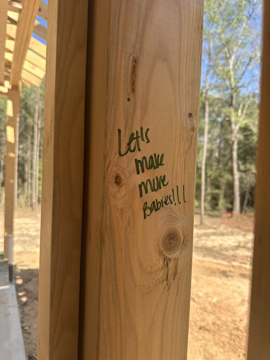 TAi_WHITE's tweet photo. Wrote the scriptures on the frame of our house 🥹🫶🏽🤍 https://t.co/2orHWsA8QD