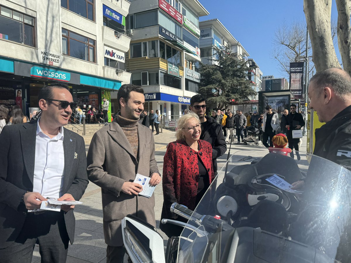 esinaydemir_'s tweet photo. Güneşli Bir Pazar Günü Şaşkınbakkal'da Hemşehrilerimizi Selamladık.

Sorunlarını,Taleplerini Dinledik,Çözümlerimizi Aktardık.

Bağdat Caddeliler'in İlgisi Bizlere Güç Verdi.

#KadıköyBelediyesi #Seçim2024 #KadıköyünDEVAsı #Kadıköy #EsinAydemir @Armagan501 @gencdevakadikoy https://t.co/Kjyv46F23S