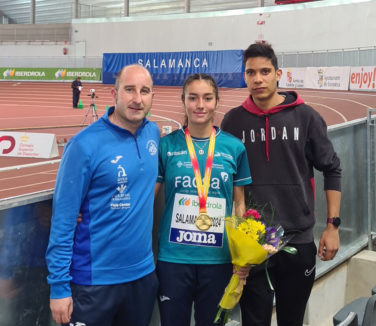 Cto de España🇪🇦sub20 Ryan Barcala <a href="/puenteromanillo/">clubpuenteromanillos</a> al probar en la semifinal de 800 con mucho cuidado para ver sensaciones,decidimos no correr la final por problemas físicos durante la semana,mejor pensar a largo plazo,con pena y rabia pero orgullosos del trabajo de invierno🔜AL