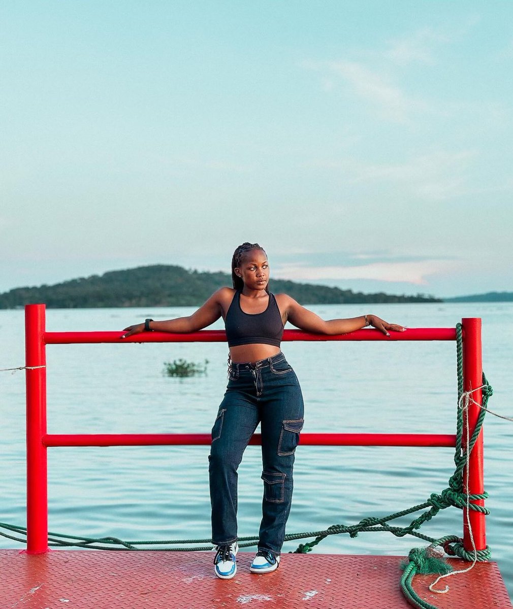 We all now know why Winnie Wa Mummy was standing near the water 💦