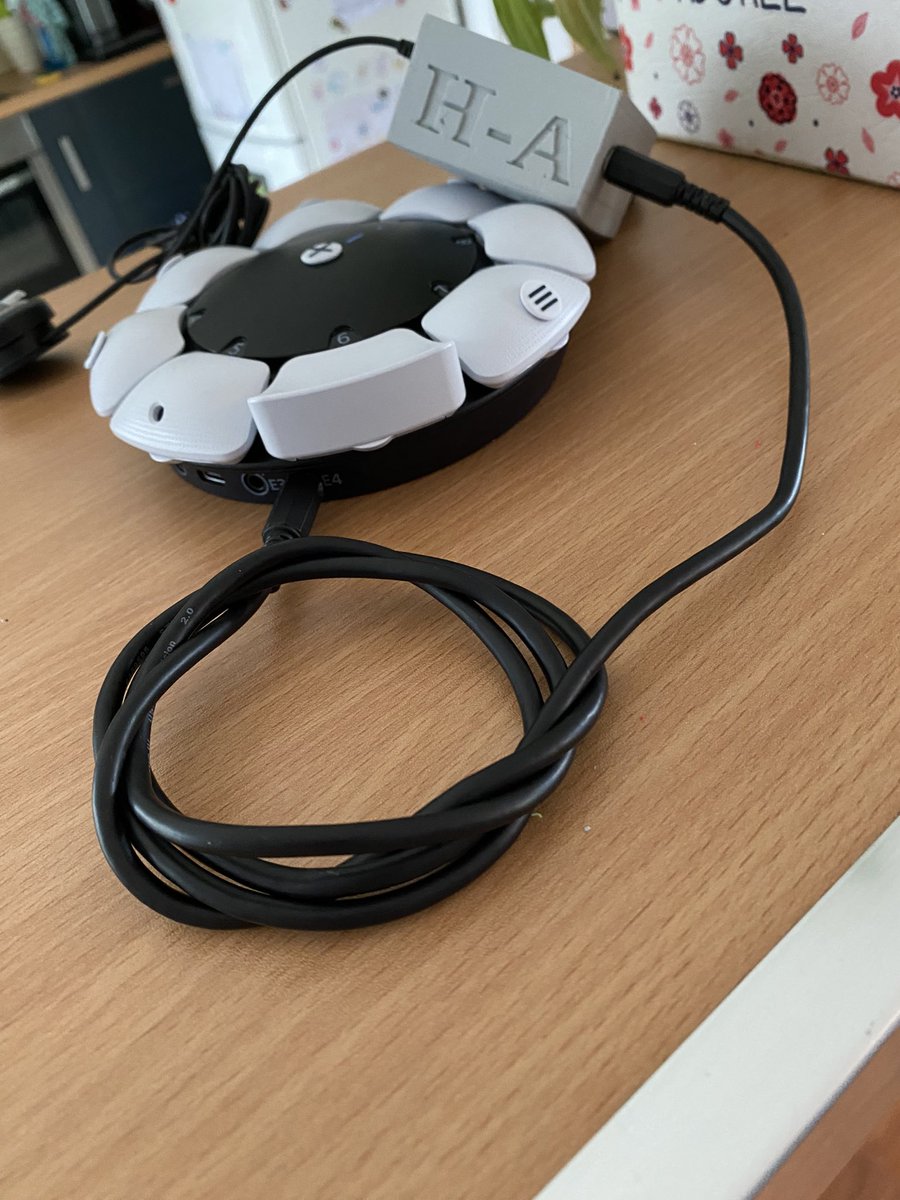 HandiArcade's tweet image. Notre Switch Box est prête. Elle permet de brancher des contacteurs sur le PS Access pour utiliser des contacteurs pour les directions (haut, bas, gauche, droite).

#handicap #psaccess @PlayStationFR