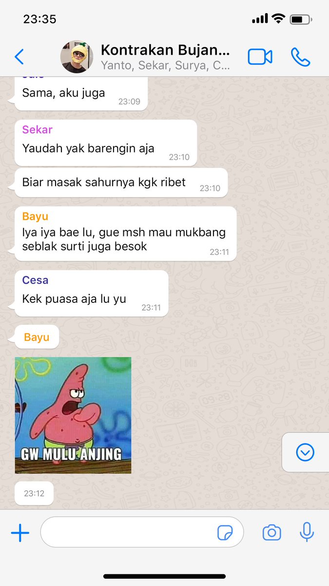 karuruhii's tweet photo. “puasa besok or lusa?”
— txt & le sserafim four tweets au #txtssera #sseratxt https://t.co/jG4Wae3Dp0