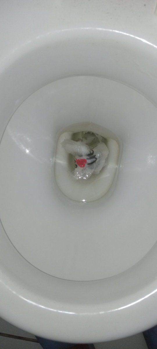 MAPHUTI_015's tweet photo. That KFC seviet can save you sometimes. Don't throw them in the bin. https://t.co/29vctcPQxt