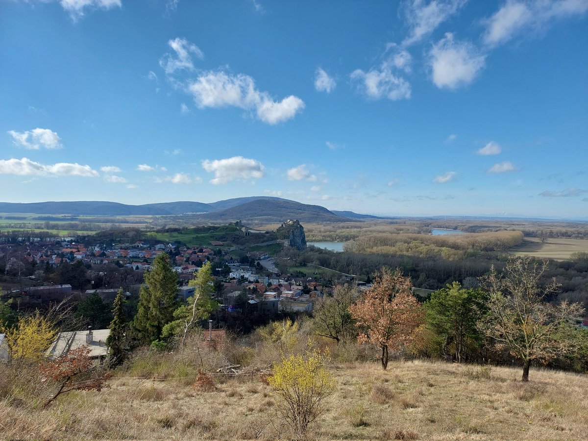 hlozeKatka's tweet image. Nájdi Schneeberg. #schneeberg #alpy #alps #schneeberginbackround
