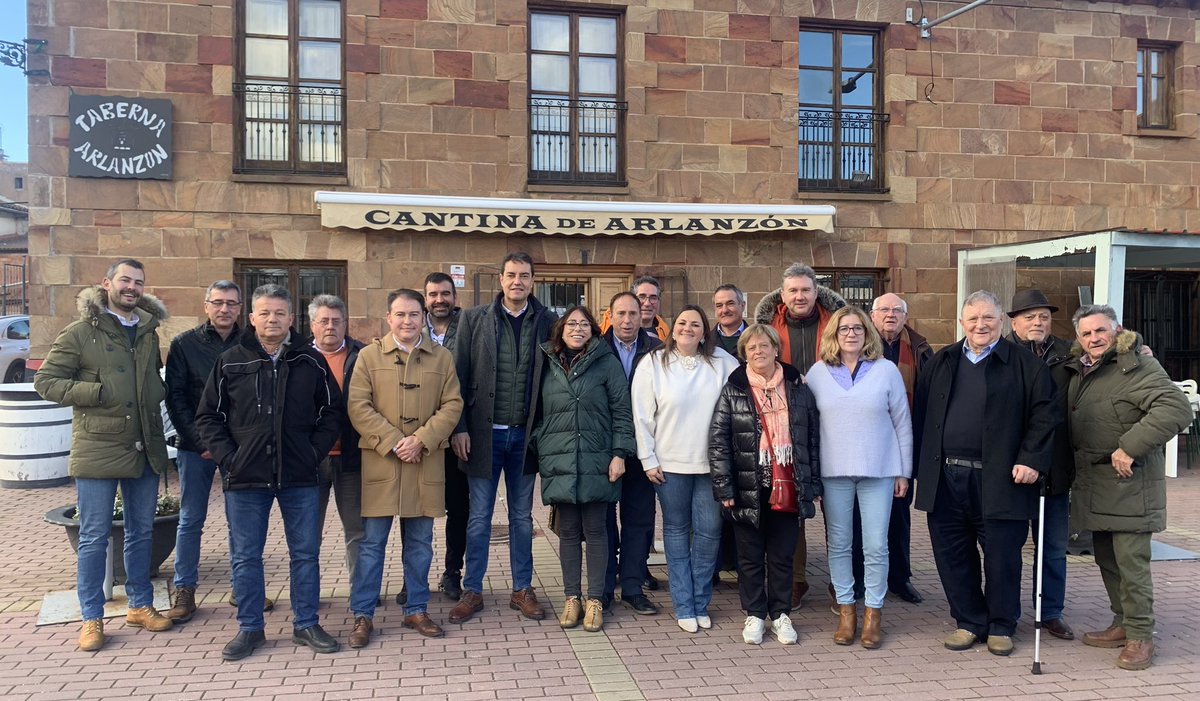 Magnífica jornada hoy con alcaldesas y alcaldes de <a href="/popularesburgos/">PP Burgos</a> en la comarca de Burgos Este.

En la localidad de Arlanzón, pudimos comprobar la importancia de esta gran gente que da todo lo mejor de sí para que nuestros pueblos sigan vivos y adelante.

Siempre a su lado!! 💙