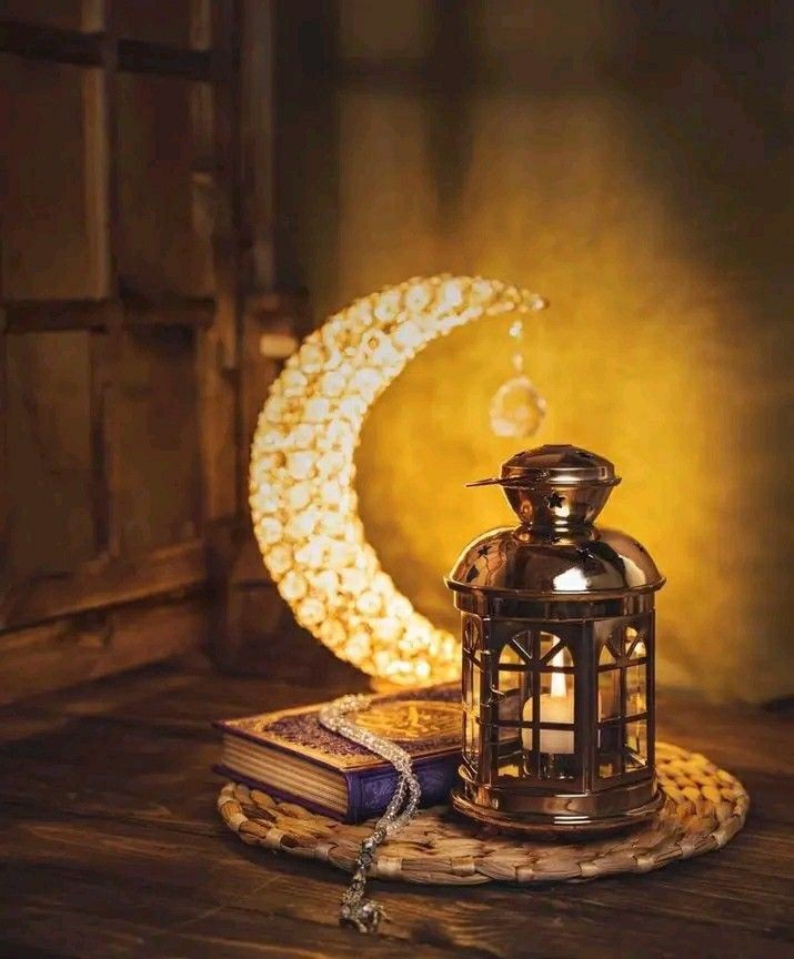 Mübarek Ramazan ayının tüm İslam alemine huzur ve bereket getirmesini dilerim. 

Hayırlı Ramazanlar.