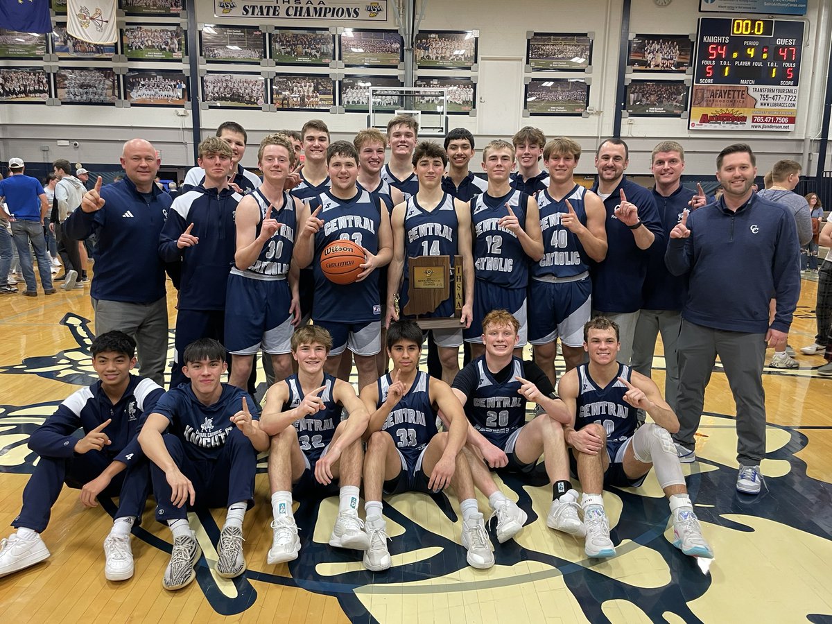 ArmoryKnight's tweet image. Celebrate the @LCCBoysBball sectional championship season with the OFFICIAL championship tee. Orders are due by Friday, March 15 at noon. Visit armory.lcss.org/shop to order. #KnightPride #NastyBoys #GetYourArmor