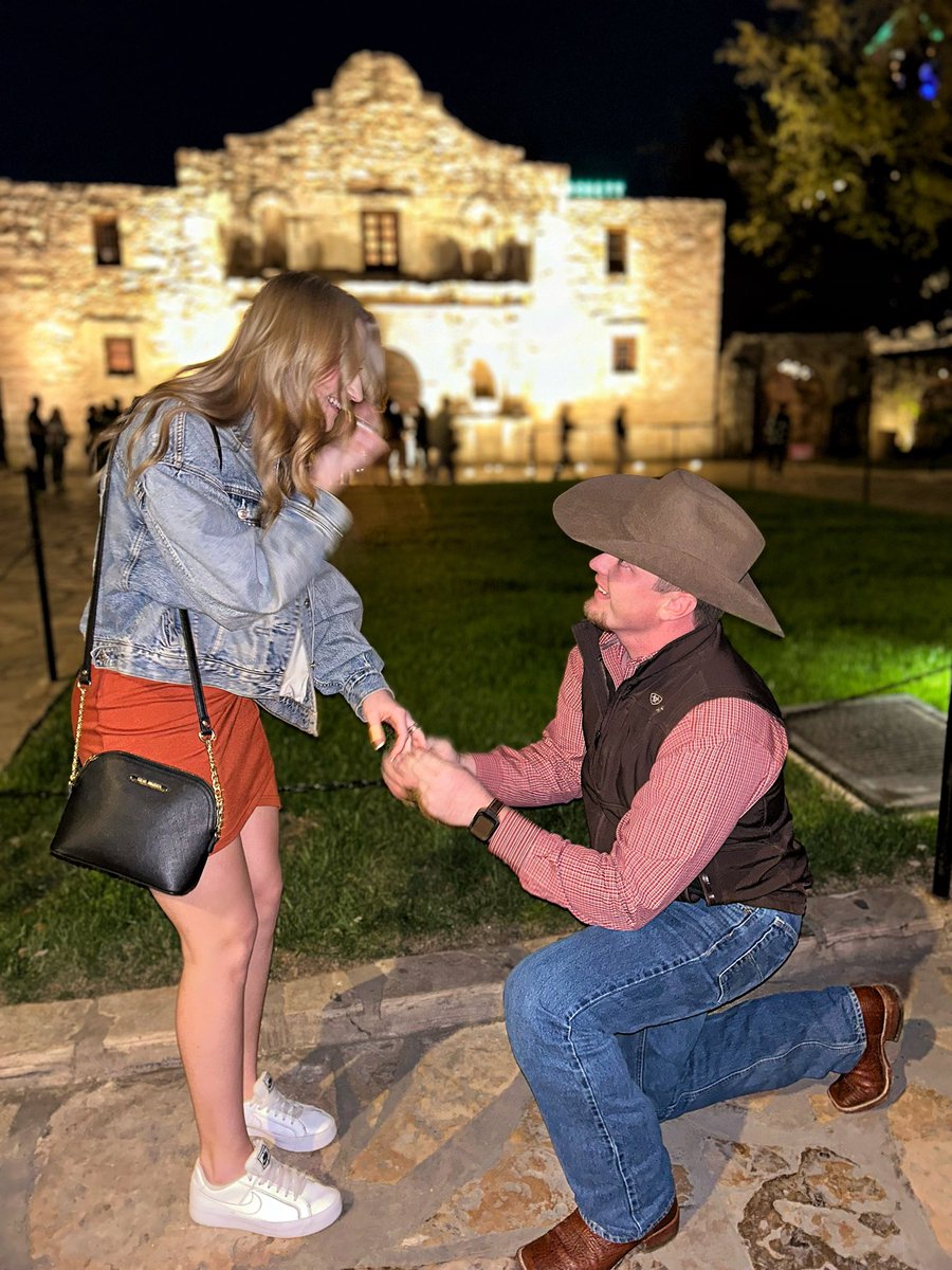 denning63's tweet photo. I get to marry my best friend and I’ve never been happier. #shesaidYES https://t.co/BOddS3AsxA