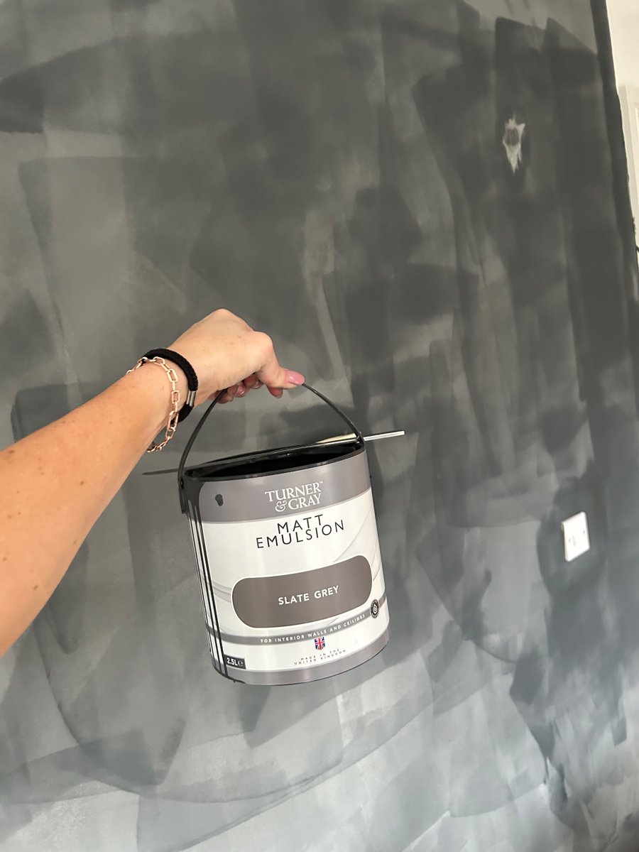 ericaw79's tweet photo. Dear @bmstores I’m old enough to know better. I’ve heard the saying “buy cheap, buy twice” but all your stuff is usually so amazing. So I thought (against my better judgement) I would buy this paint. Big mistake. I don’t think this will cover my wall, even after six coats. 😭 https://t.co/nyr0OLSrr0