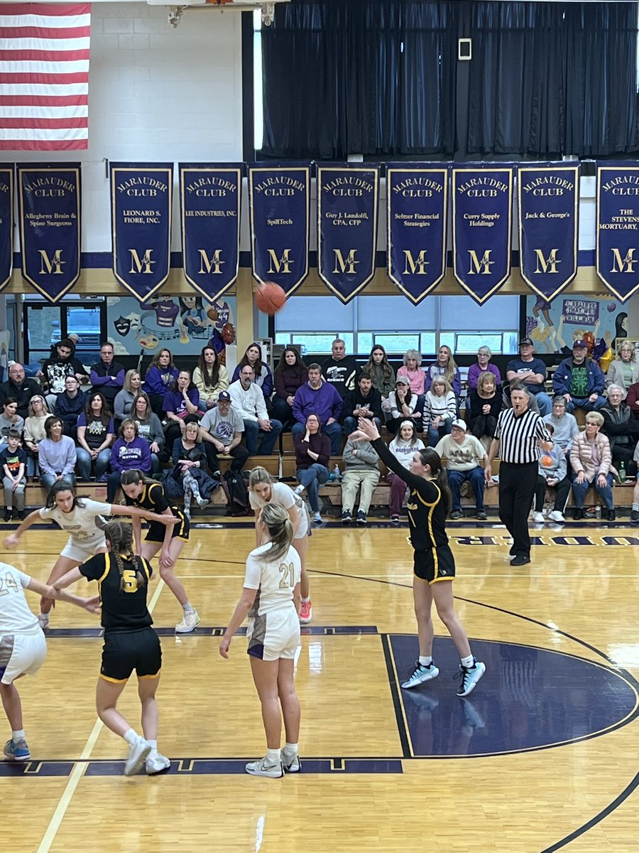 Not the outcome they wanted but proud of our girls for making it to States! 👏🏼Further next year! 🏀 @Raiders_WBBall @Isabel_hoops1 @katerinatsambis @lola_abraham7 @lilybauer_ @lilyjanehd @GinaVolpe25 
@RViewSports @RaiderSports10 @PIAASports