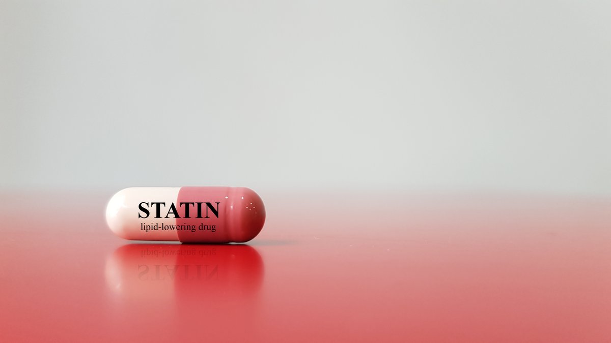 This study provides Class II evidence that among those aged 65 years or older, statin initiation was associated with a reduced risk of #Alzheimer disease, especially in the presence of an APOE-e4 allele. bit.ly/3TpZ2ip #NeuroTwitter