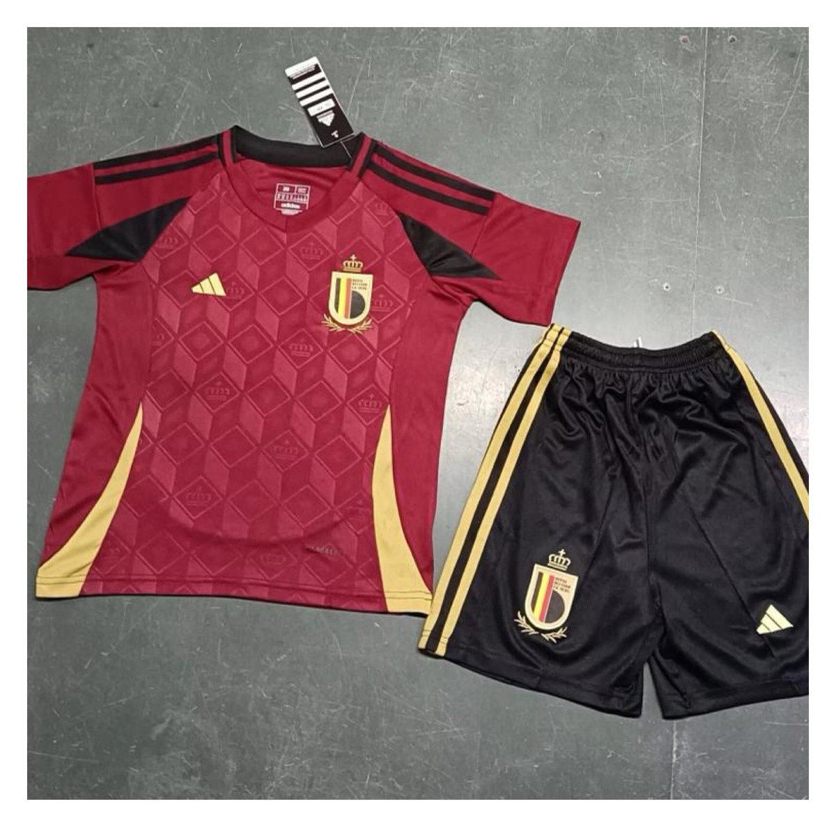 AMKitDesigns's tweet image. Belgium