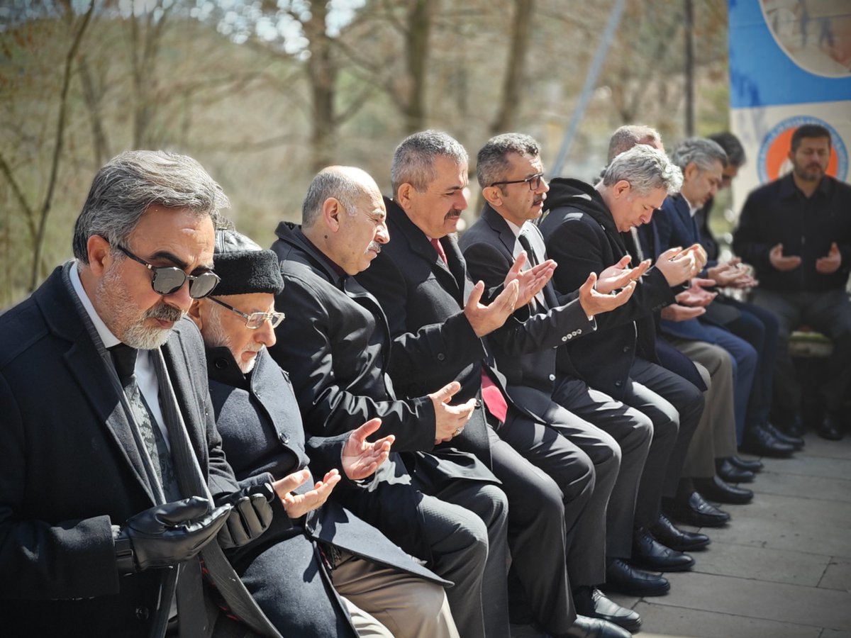 Kastamonulu âlim ve mütefekkir Mehmet Feyzi Efendi’yi vefatının 35. yılında Türkav Genel Başkanı Ebubekir Korkmaz ve genel merkez yöneticilerimizin de katılımıyla kabri başında dualarla andık. Ruhu Şâd olsun…