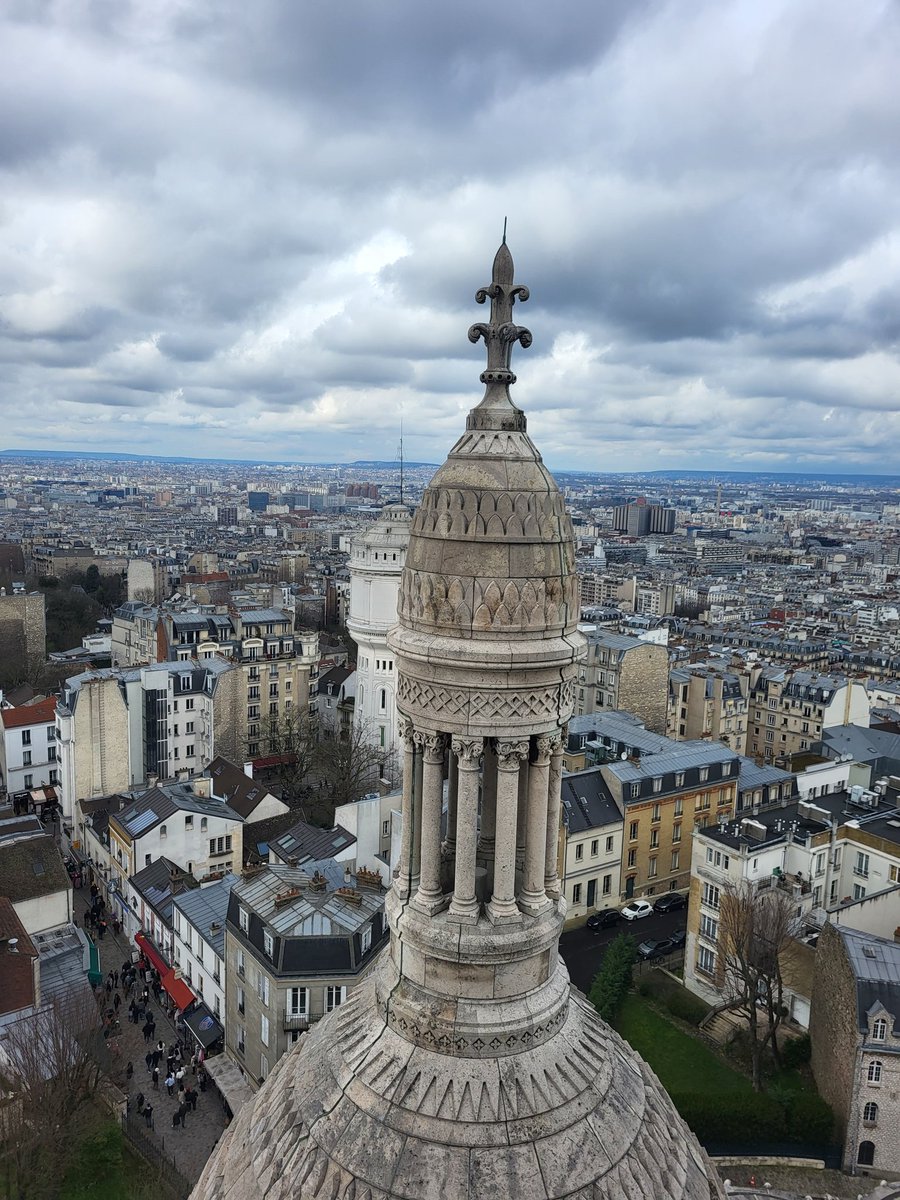 <a href="/Paris/">Paris</a> #weekend Ciels d'ardoise, de craies, de zinc 🎨