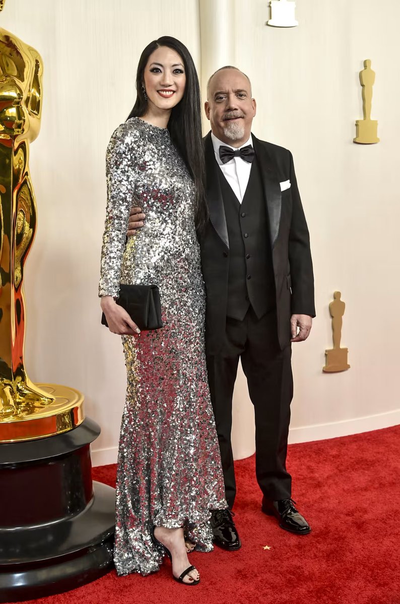 Paul Giamatti, nominated for best actor for his role in 'The Holdovers,' spoke about the film on the E! red carpet. 'I think it's a good story about empathy ... you never know who is going to change your life,' he said. nbcnews.to/3V5n7wm