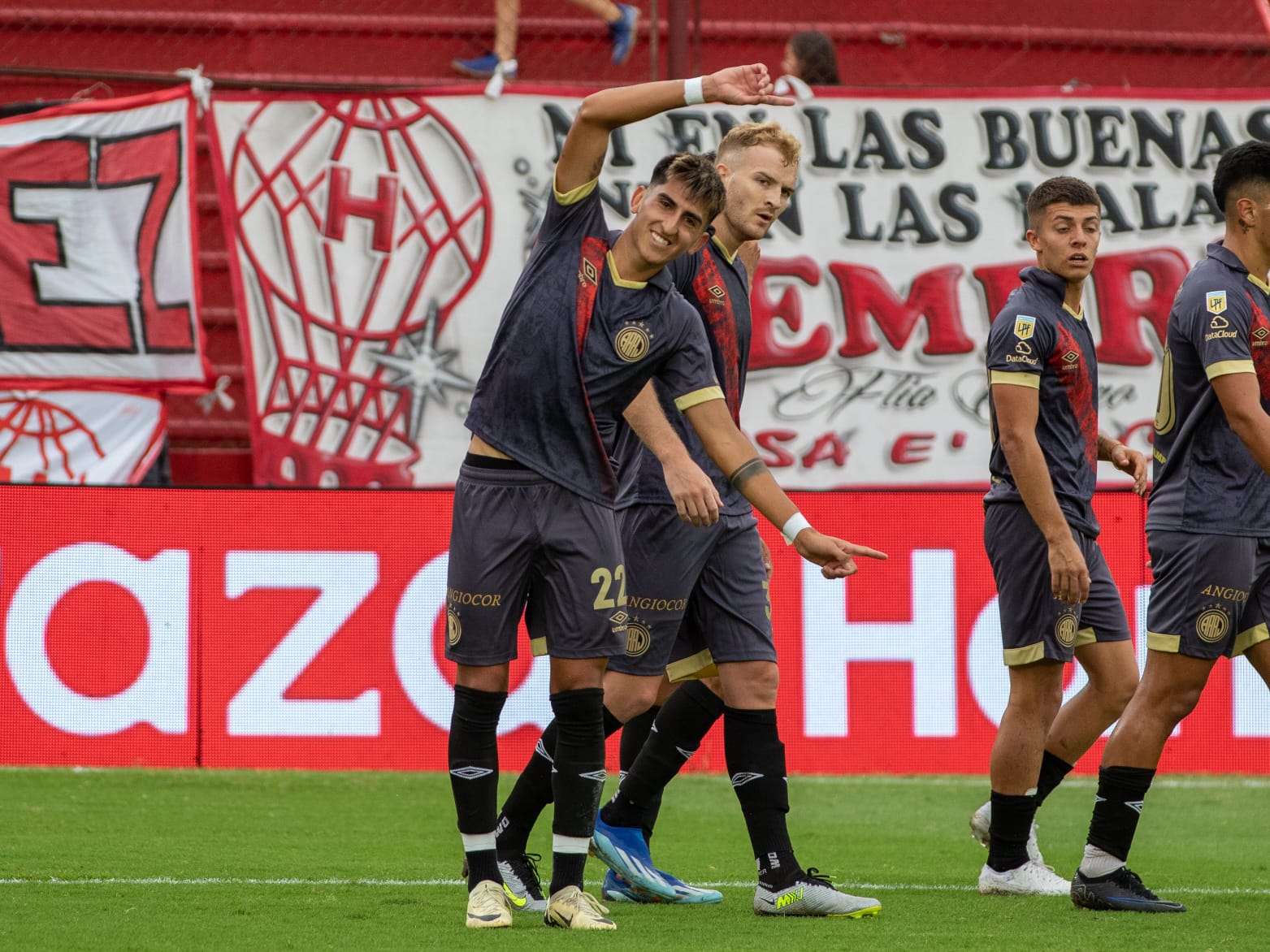 El fútbol sudamericano homenajeó a Dragon Ball, luego del fallecimiento de su creador