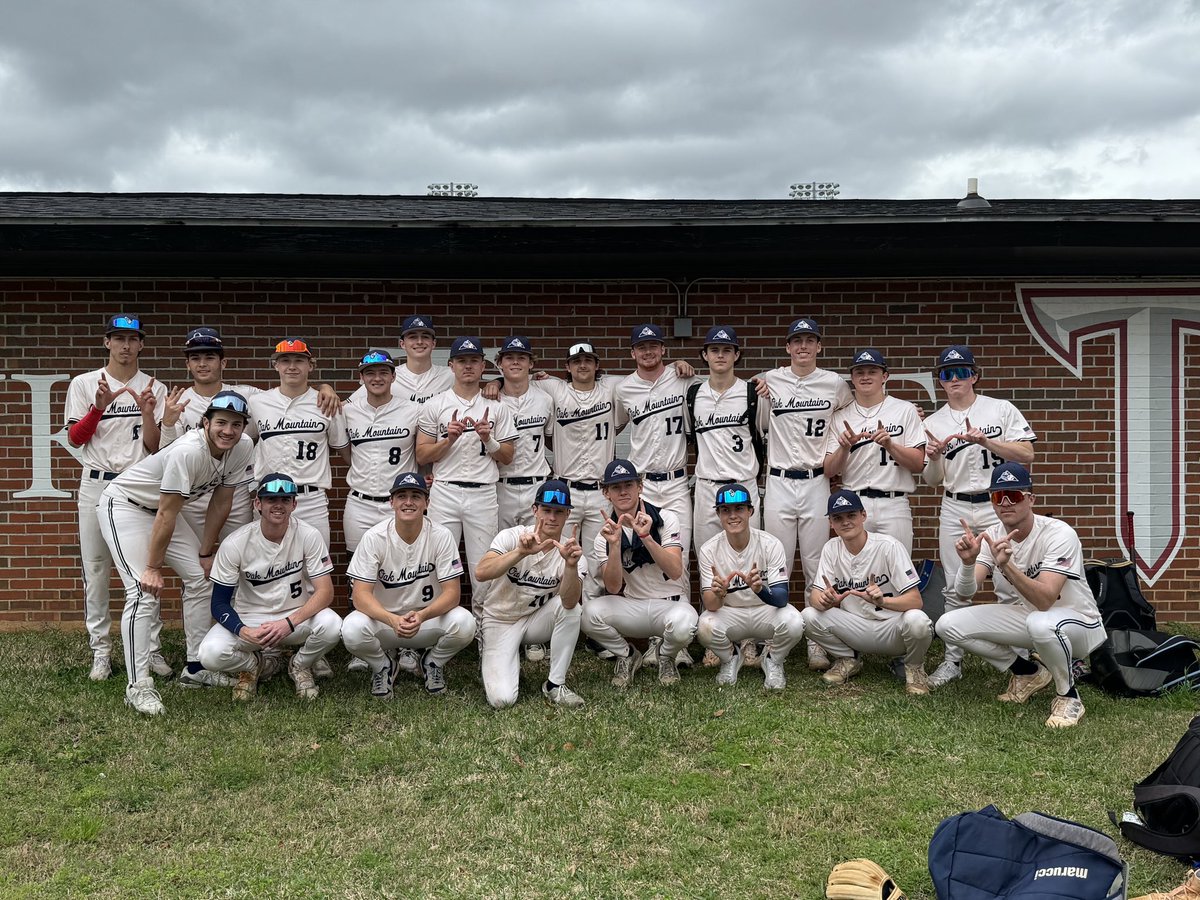 OMHS_Baseball's tweet photo. The Eagles had a great weekend in Troy going 4-0 and outscoring opponents 23-1. Thank you to @CHHSTROJANS2024 for the great hospitality. Another huge thanks to @TolverDozier for speaking to the guys and establishing our theme for the season! #LoseYourself https://t.co/mGapCIeywW