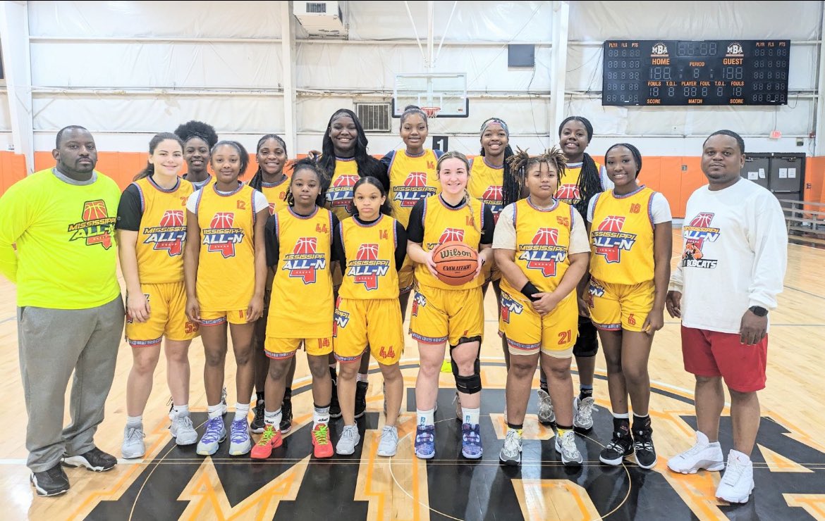 We had a Great Weekend with the ALL-N South team. We have a team of full of winners! Great practices, great team bonding, great coaching! @Elite40League here we come! @CoachLMWilson @FiftyDollahs @MSPLAYSPORTS1 @_GenesisCSD5