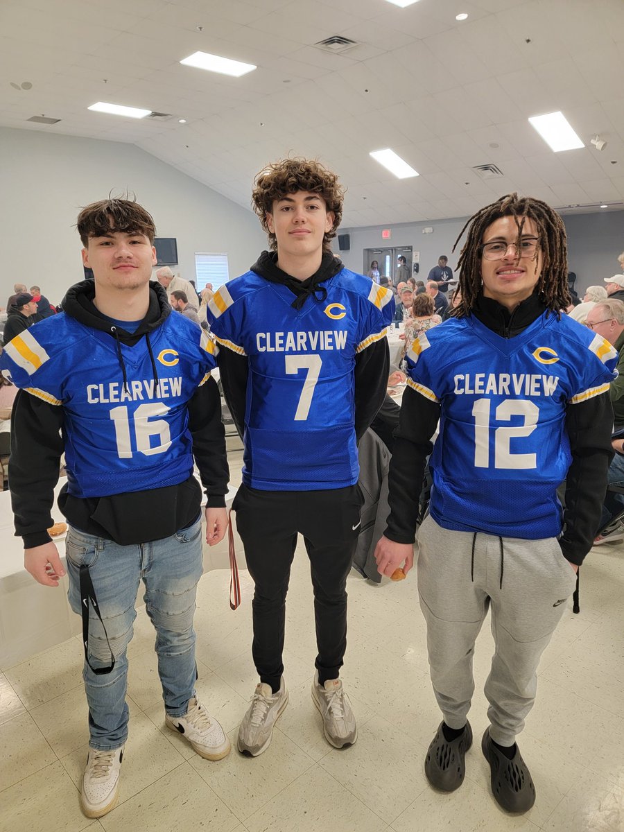 Clipper Football (@clipperfb) on Twitter photo A big thank you to these young men for volunteering to serve their community at the Lorain Sports Hall of Fame Steak Fry #ClipperPride <a href="/LongoJosiah/">Josiah Longo</a> <a href="/TristinIentile_/">Tristin Ientile</a> <a href="/CyChristensen7/">Cy Christensen QB 2026</a> A big thank you to these young men for volunteering to serve their community at the Lorain Sports Hall of Fame Steak Fry #ClipperPride <a href="/LongoJosiah/">Josiah Longo</a> <a href="/TristinIentile_/">Tristin Ientile</a> <a href="/CyChristensen7/">Cy Christensen QB 2026</a>