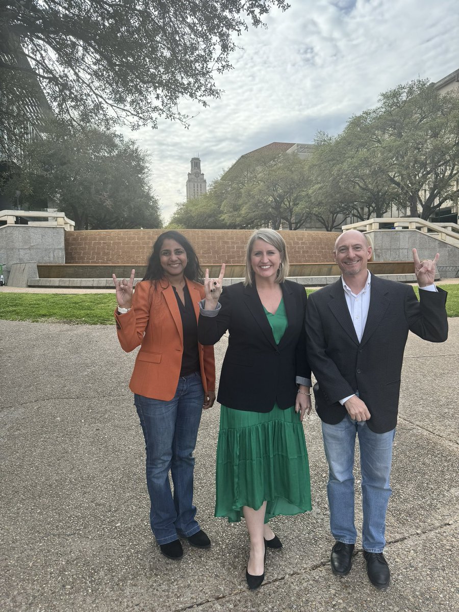 Energizing meeting with @UTAustin's Global Disinformation Lab @UT_GDIL, where we discussed international collaboration on maintaining a healthy global information space.