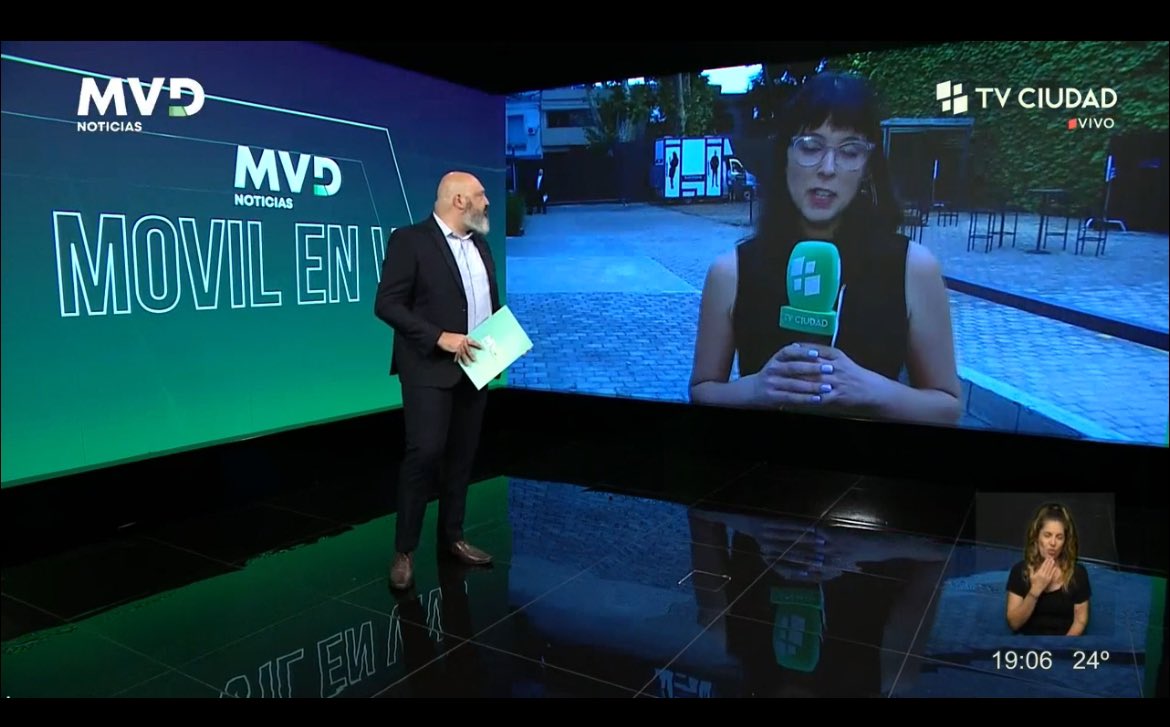 Acá mirando el estreno de la nueva edición de <a href="/MVDNoticias/">MVD Noticias</a> <a href="/TVCIUDADuy/">TVCIUDAD</a> . Lo mejor <a href="/josemacaraballo/">Josema Caraballo</a> <a href="/abril_mederos/">Abril Mederos</a> <a href="/sofiaumbre/">Sofía Umbre</a> !!! Abrazos