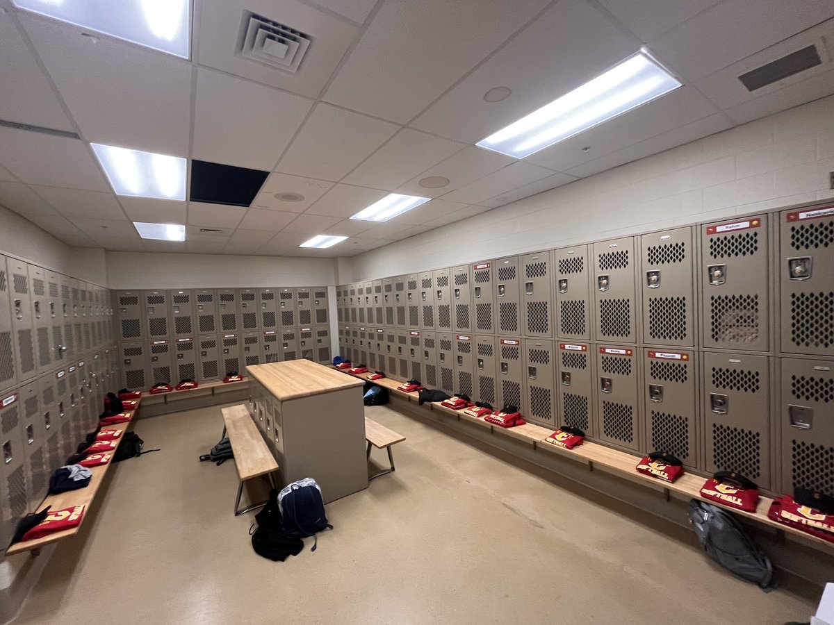 WCEastSoftball's tweet photo. Shout-out to our Boosters for hooking it up with new gear and locker name plates! We feel the love! Thank you! 🙌🏻 #swag #ESB24 https://t.co/m5FuKY7eTX