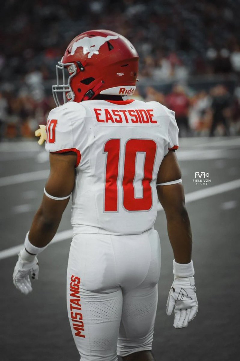 Sending prayers & condolences to the family of a brother in arms! No matter what side you from, which team you are on or who you root for on Friday night lights. WE are all ONE and when things like this happen we ban together even more! EASTSIDE we got you on this side! #LLV 🕊️🕊️